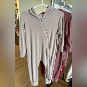 Kyte BABY Tan Hooded One Piece